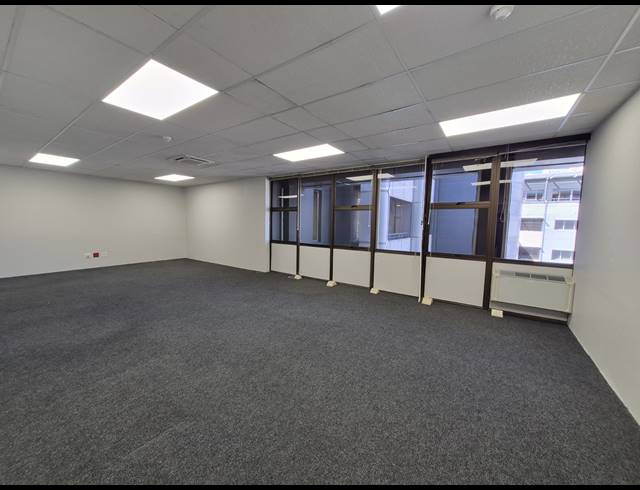 899M² OFFICE TO LET IN SANDTON CENTRAL